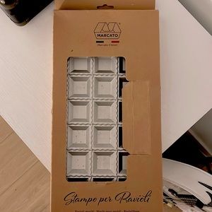 NIB Marcato Stampo per Ravioli Tray from Italy. Makes 24 - 2” Square Raviolis.
